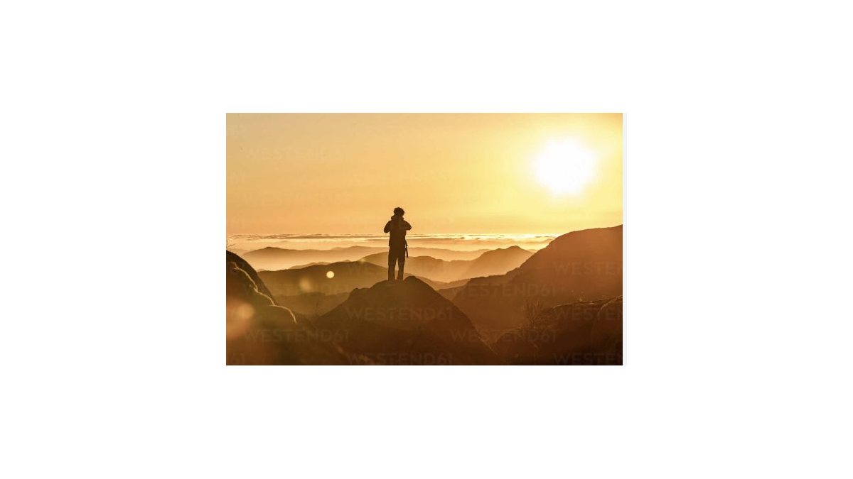 Németh SÁRA Magdolna: Megpihenve című vers illusztrációja a Múzsák Könyvtárában