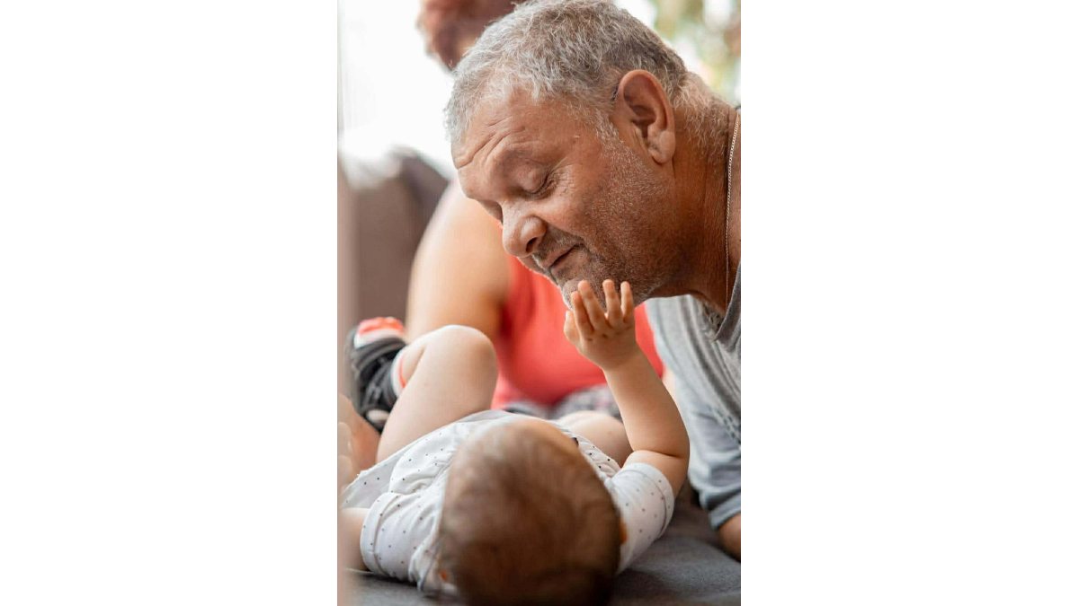 Kriszt Annamária: Amikor minden feketébe borul című vers illusztrációja a Múzsák Könyvtárában