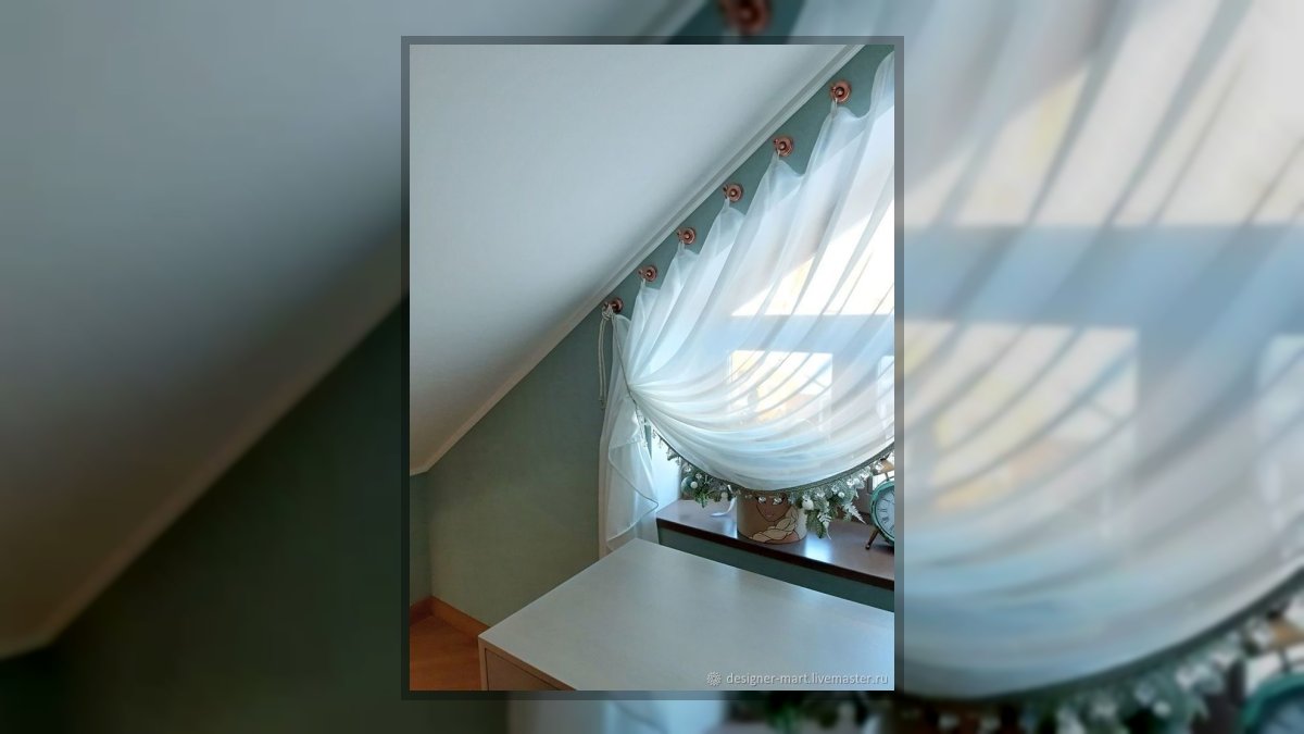 Rose Logan: Fénymorzsa kúszik című vers illusztrációja a Múzsák Könyvtárában