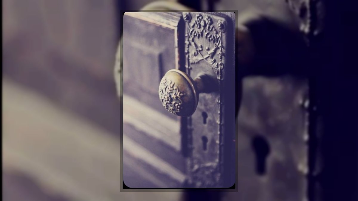 Ynela Zíléna: Dermedt pillanat című vers illusztrációja a Múzsák Könyvtárában