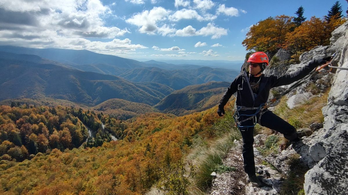 Antal István Csaba: A végtelen körforgása című vers illusztrációja a Múzsák Könyvtárában