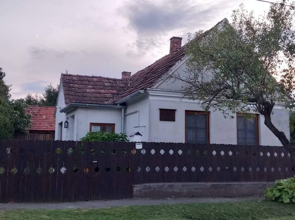 Soósné Balassa Eszter: FÁMA háza Letenye című vers illusztrációja a Múzsák Könyvtárában