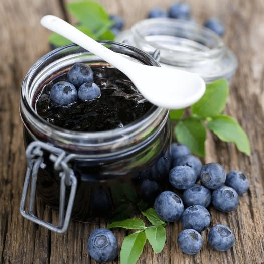 Garami Nelli: ÁFONYALEKVÁR című novella illusztrációja a Múzsák Könyvtárában.