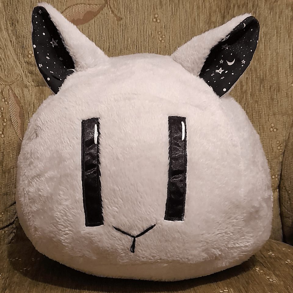 Bubrik Zseraldina: Gordon-Gordon, az utazó cicapárna című mese illusztrációja a Múzsák Könyvtárában