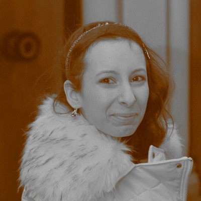 Dina Thomas szerző profilképe a Múzsák Könyvtárában